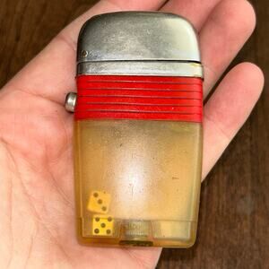 VINTAGE SCRIPTO VU CIGARETTE LIGHTER RED BAND WITH FLOATING Dice